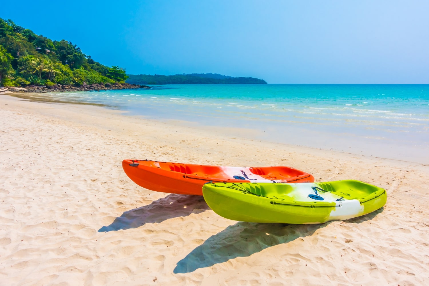 Exploring Blue Horizons: Sea Kayaking Adventures Beneath Open Skies