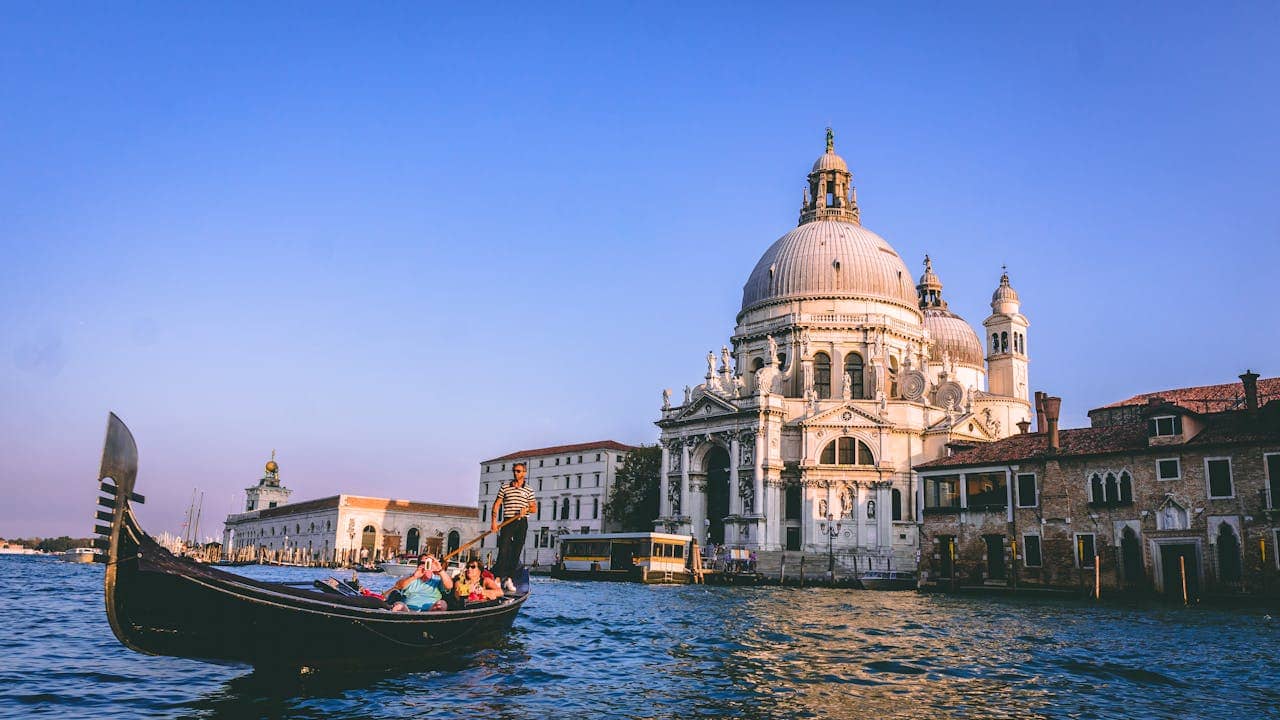 Seeing Venice City from Its True Streets